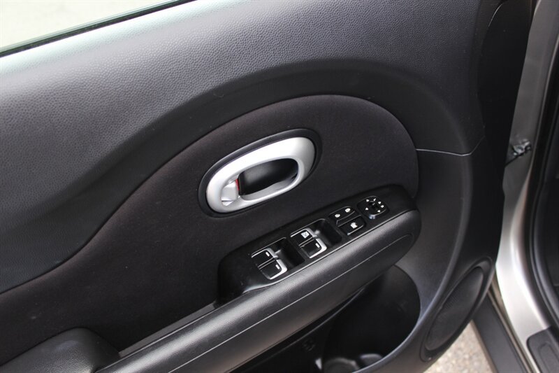 Used 2018 Kia Soul w/ Convenience Package FWD image 11