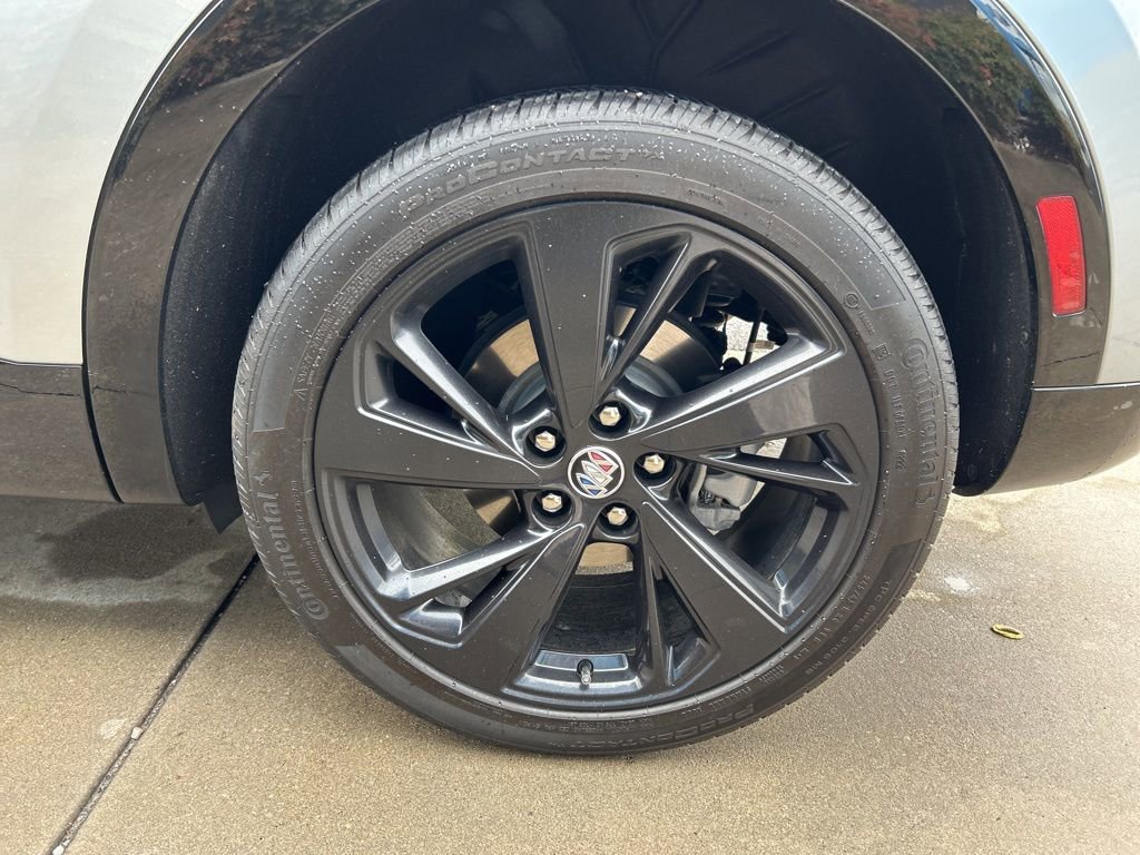 Used 2023 Buick Envision Essence w/ Sport Touring Package image 9