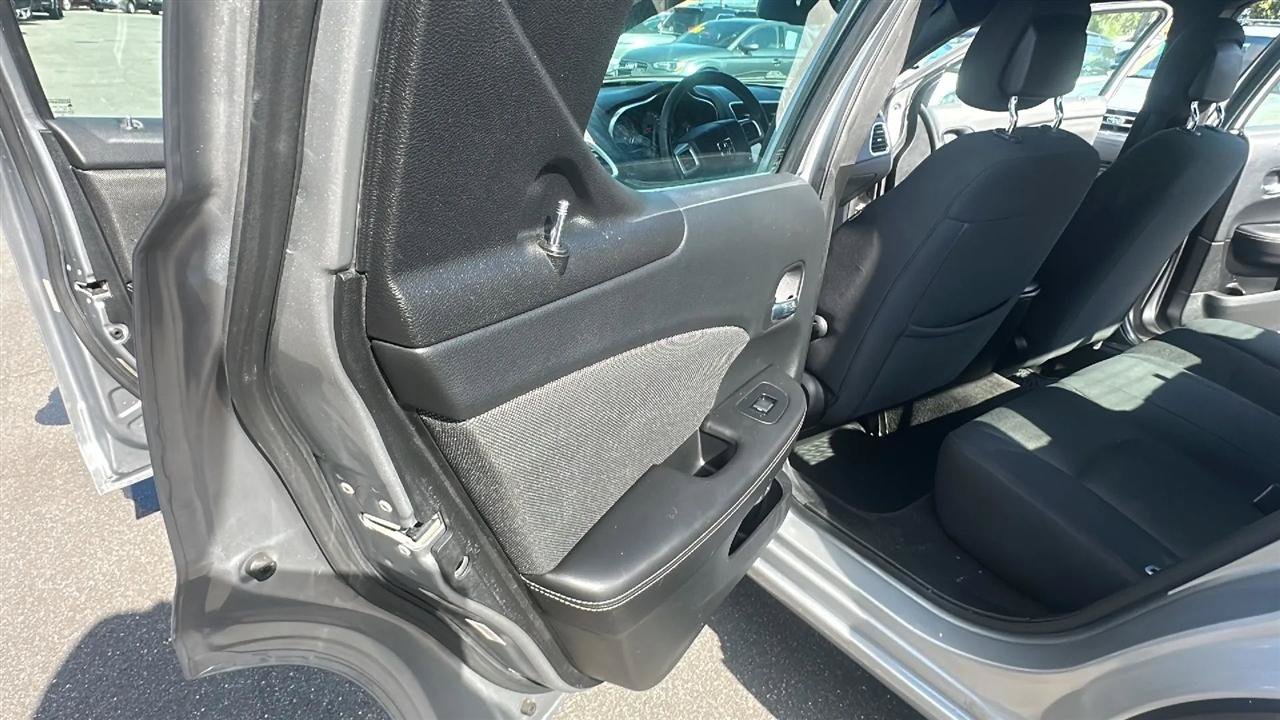 Used 2013 Dodge Avenger SXT FWD image 26