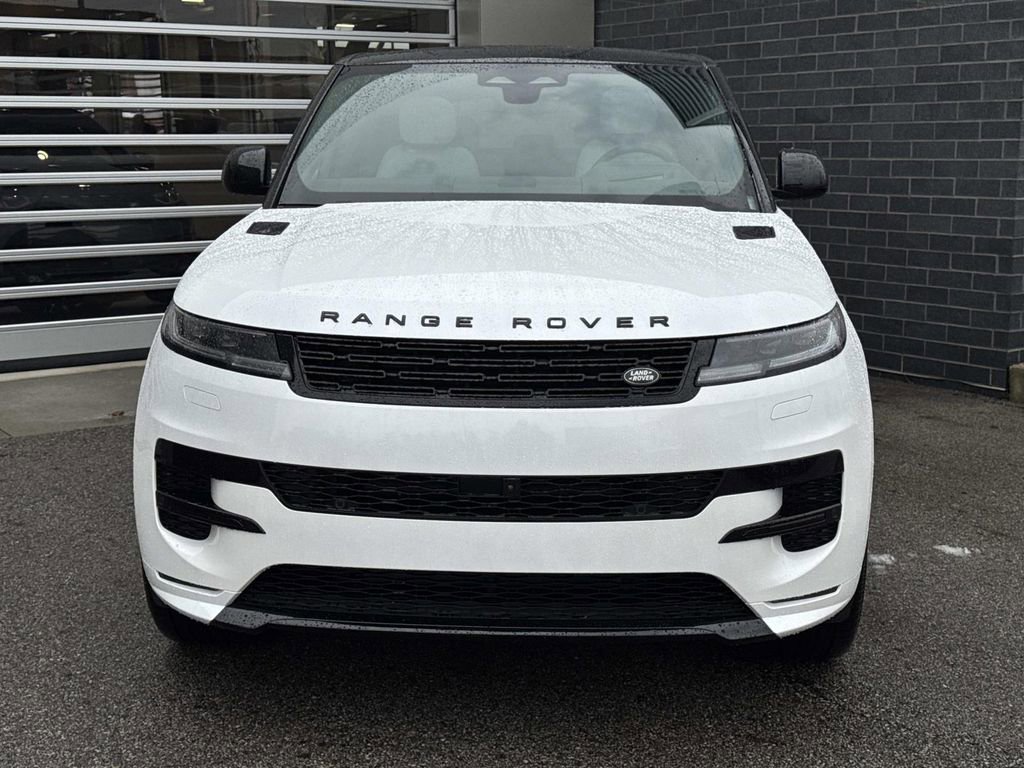 New 2026 Land Rover Range Rover Sport Dynamic SE image 2