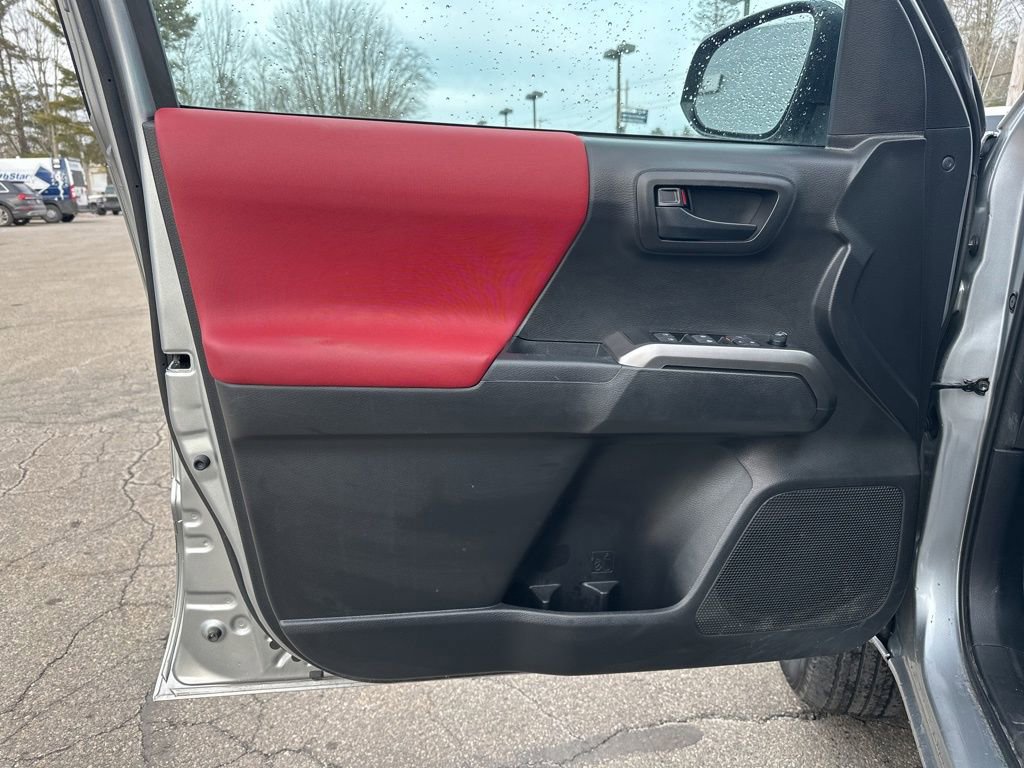 Used 2023 Toyota Tacoma SR5 AWD/4WD image 16
