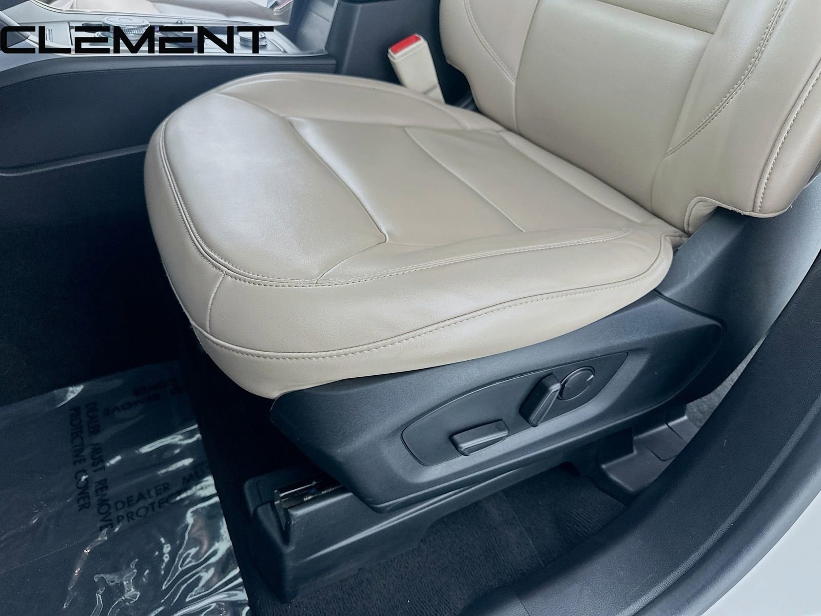 Used 2022 Ford Explorer XLT w/ Equipment Group 202A AWD/4WD image 28