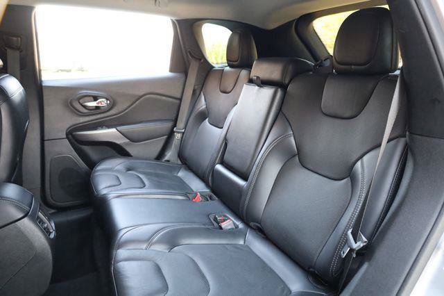Used 2021 Jeep Cherokee Latitude Lux FWD image 24