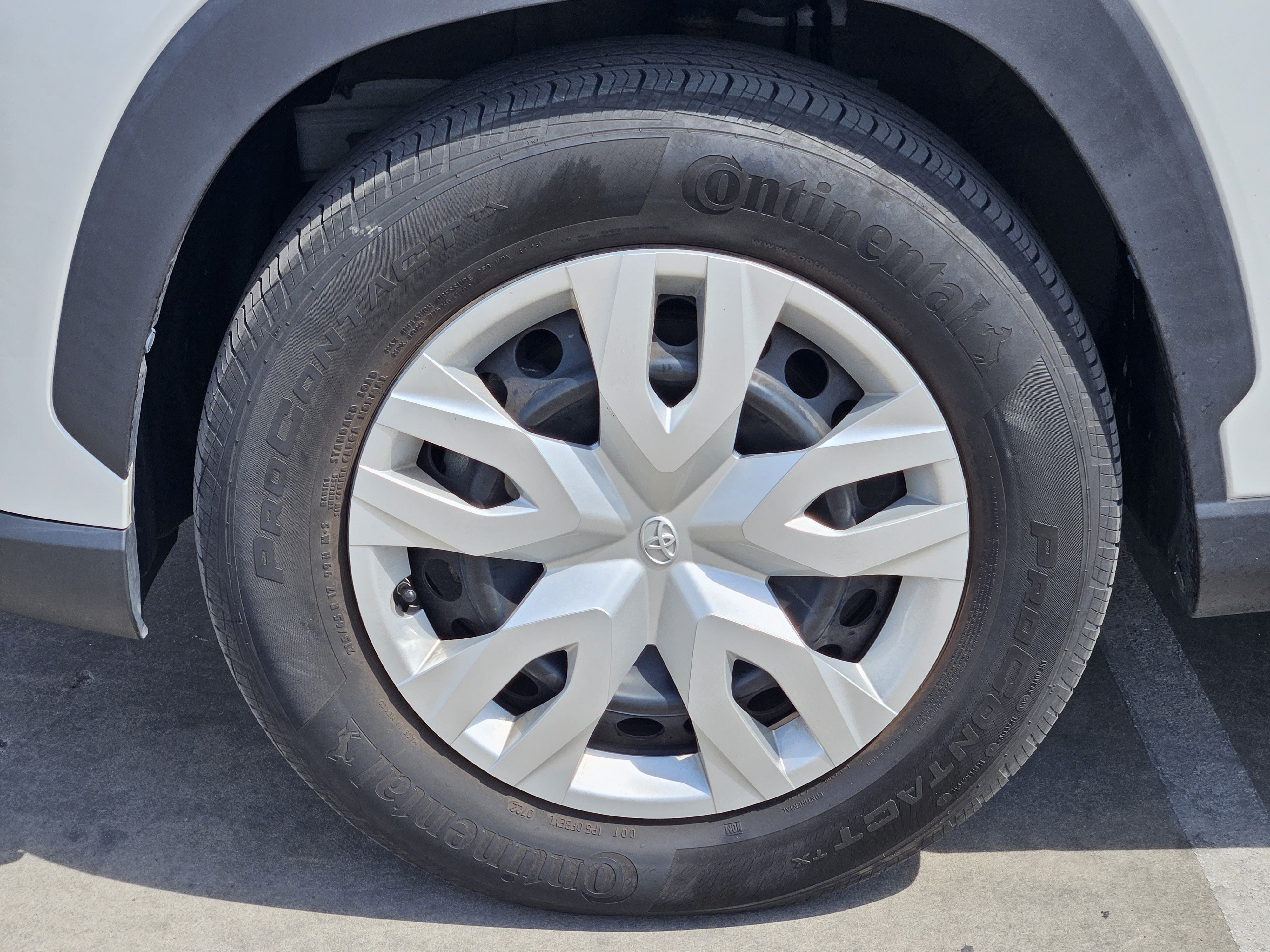Used 2022 Toyota Corolla Cross L AWD/4WD image 14