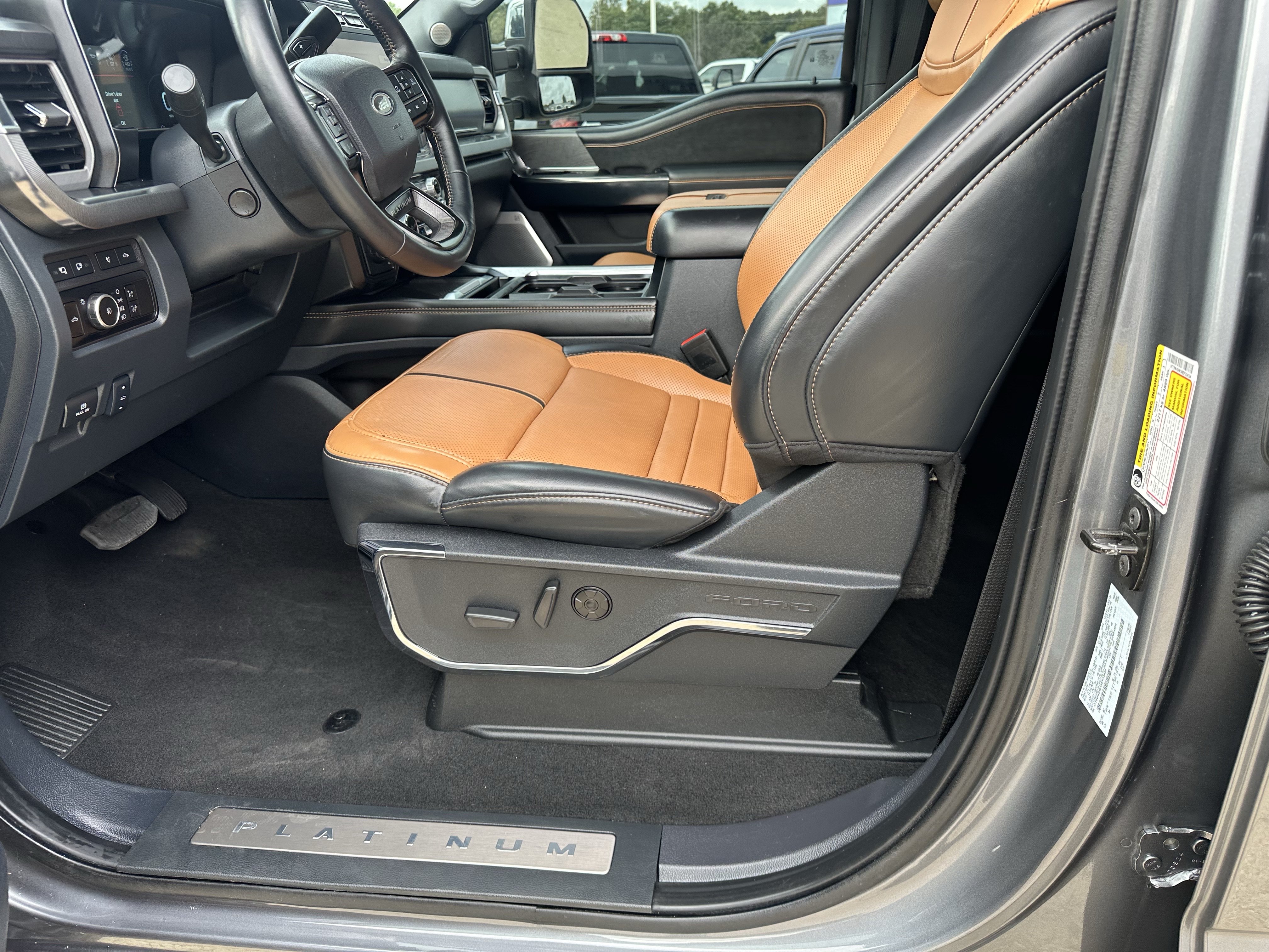 Used 2024 Ford F450 Platinum AWD/4WD image 38
