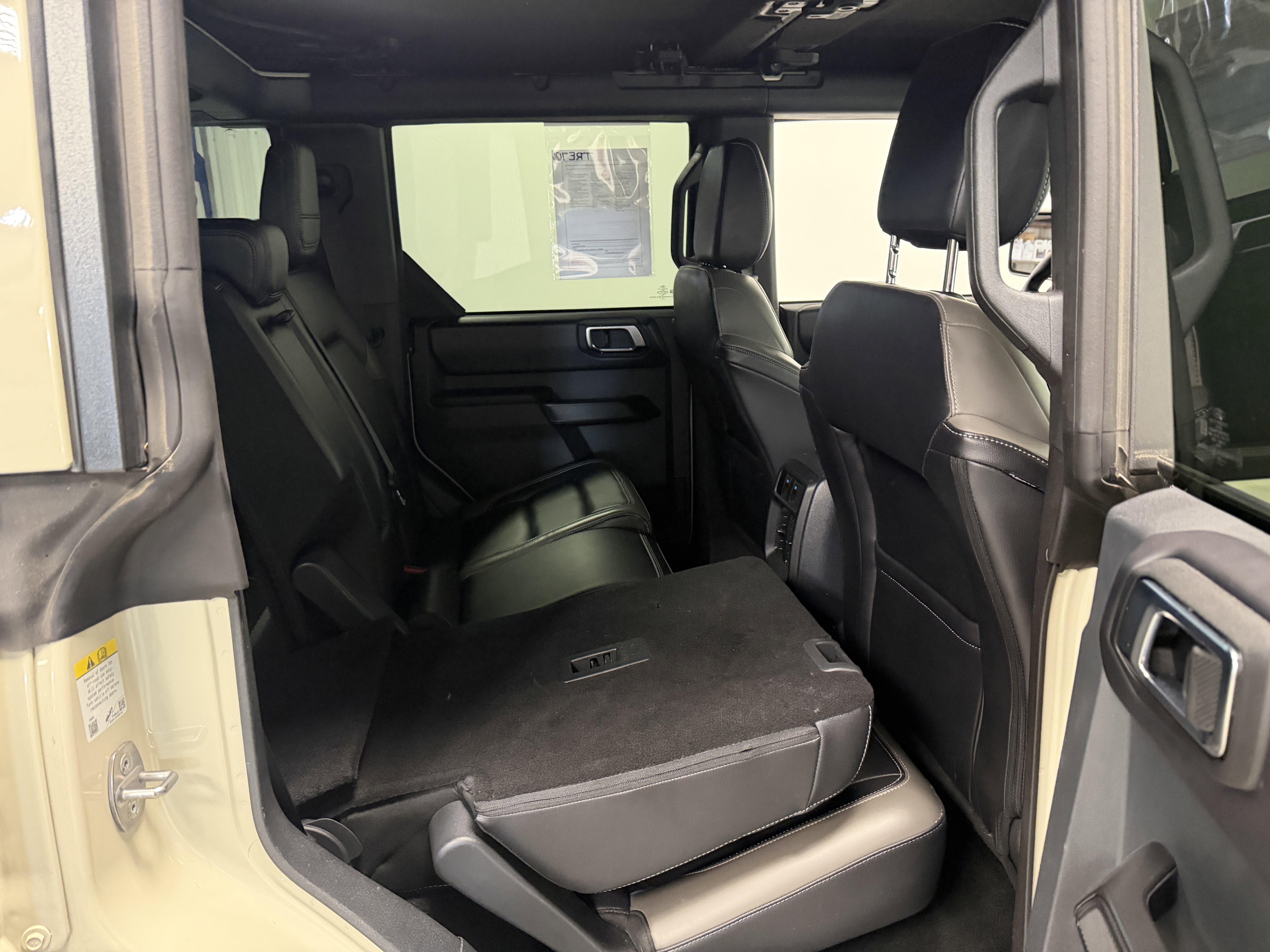 Used 2025 Ford Bronco Outer Banks AWD/4WD image 24
