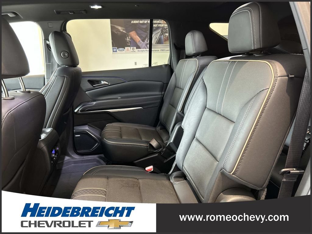 Used 2025 Chevrolet Traverse High Country w/ LPO, Floor Liner Package AWD/4WD image 12