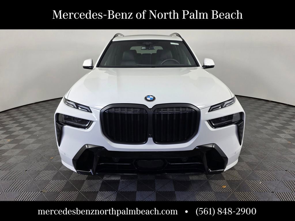 Used 2024 BMW X7 xDrive40i w/ M Sport Package image 2