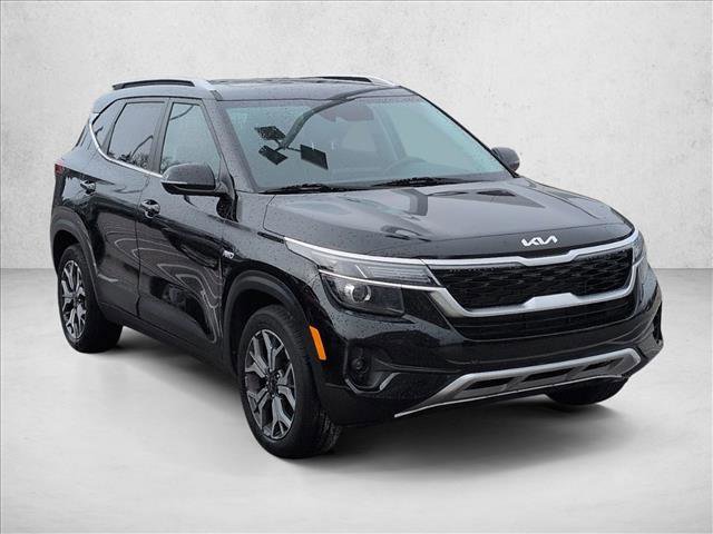 Used 2023 Kia Seltos EX image 3