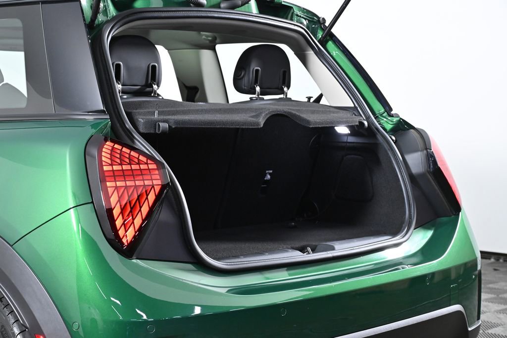 Used 2025 MINI Cooper 2-Door Hardtop image 27