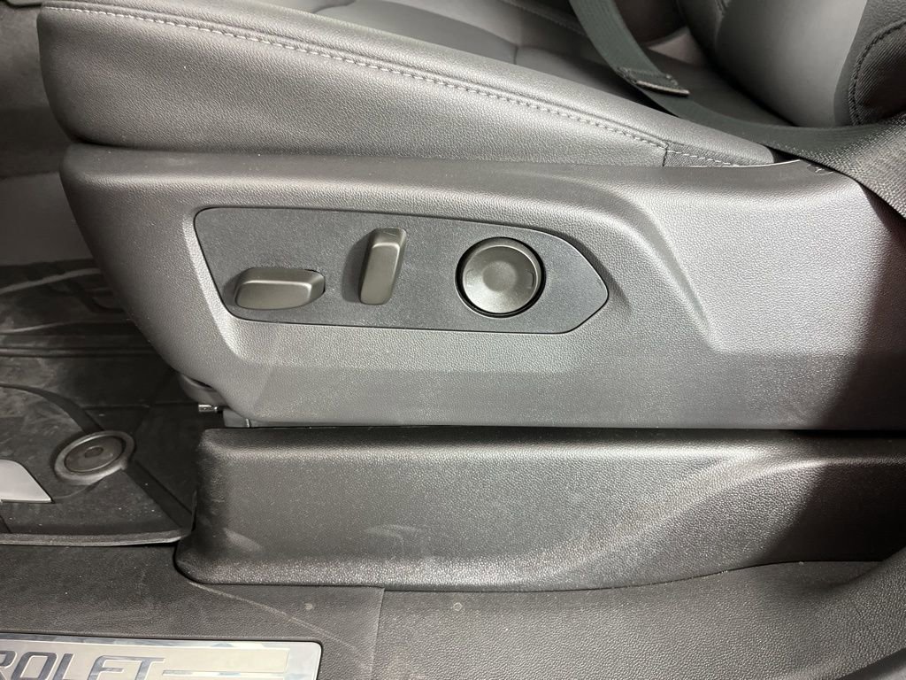 New 2026 Chevrolet Suburban LT image 27