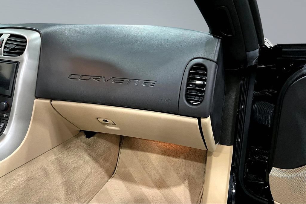 Used 2005 Chevrolet Corvette Convertible w/ Preferred Equipment Group RWD image 20