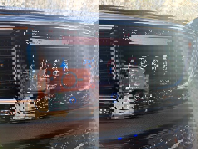 Used 2020 Chrysler Pacifica Touring-L w/ Advanced Safetytec Group image 13