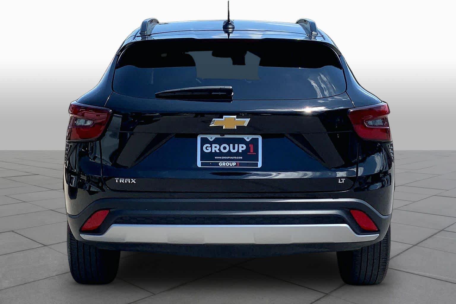 Used 2025 Chevrolet Trax LT FWD image 5