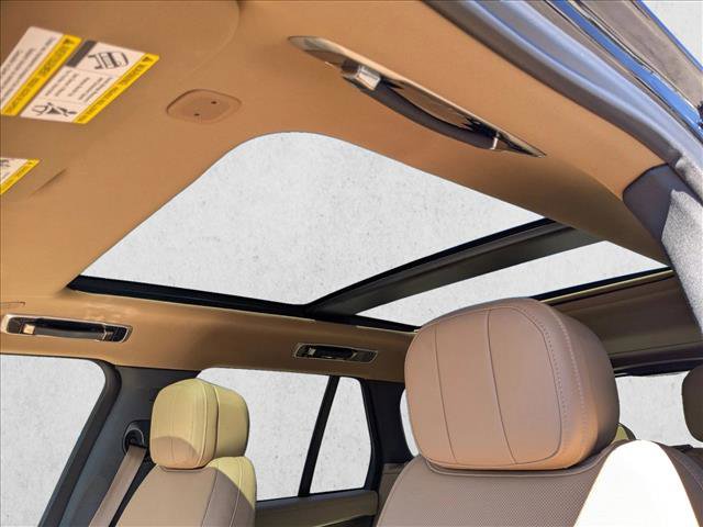 Certified 2023 Land Rover Range Rover SE image 17