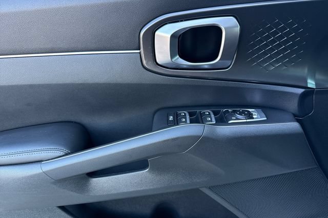Certified 2025 Kia Sorento EX AWD/4WD image 13