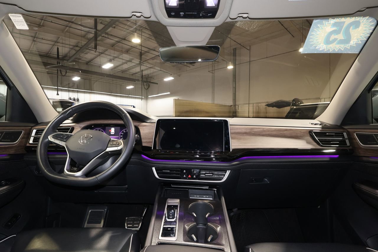 Used 2025 Volkswagen Atlas SEL Premium R-Line image 29