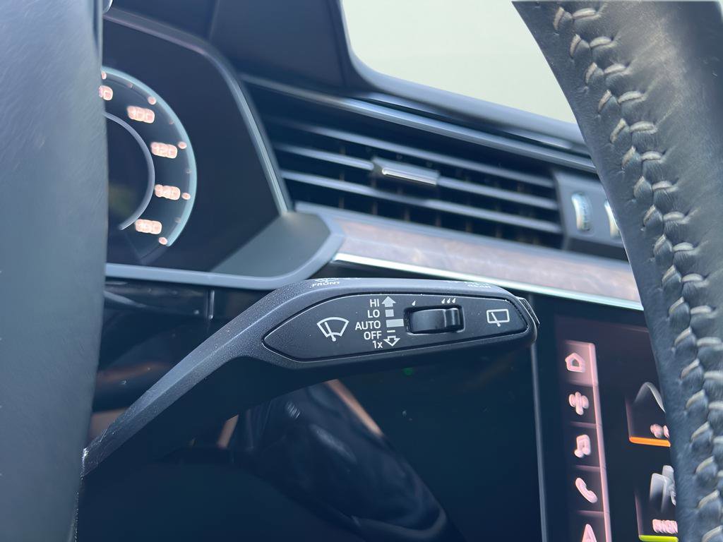 Used 2019 Audi e-tron Premium Plus image 43