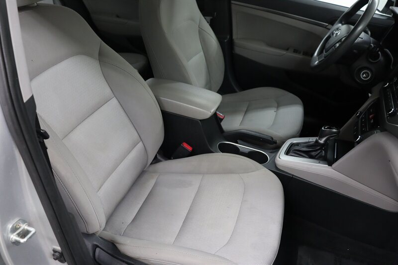 Used 2017 Hyundai Elantra SE FWD image 18