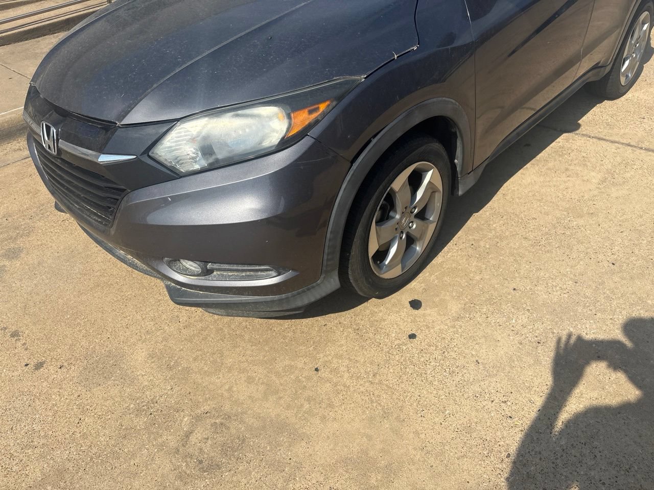 Used 2017 Honda HR-V EX image 2