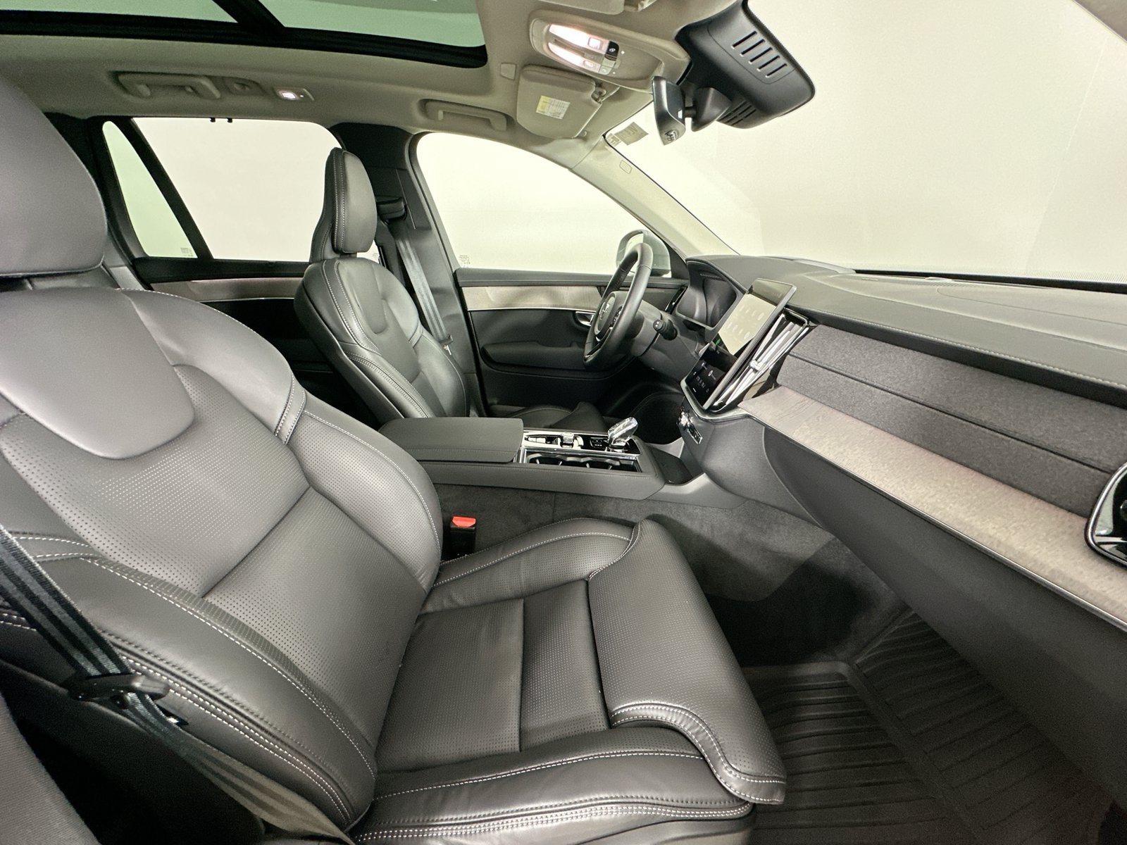 Certified 2026 Volvo XC90 B6 Ultra w/ Protection Package AWD/4WD image 43