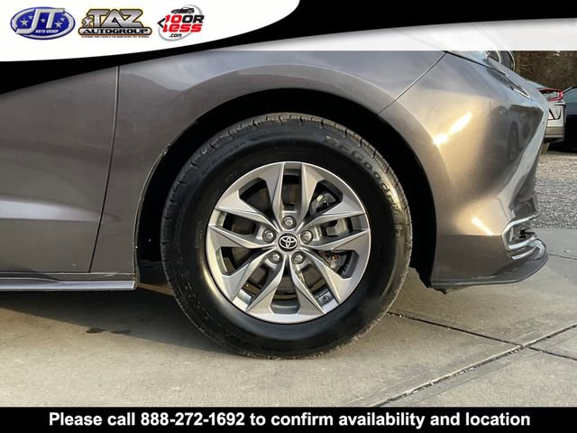 Used 2022 Toyota Sienna XLE image 9