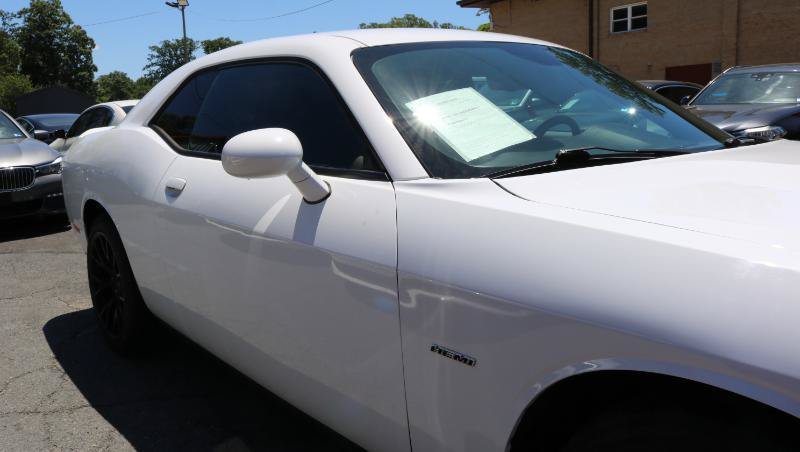 Used 2015 Dodge Challenger R/T w/ Quick Order Package 22B R/T RWD image 3