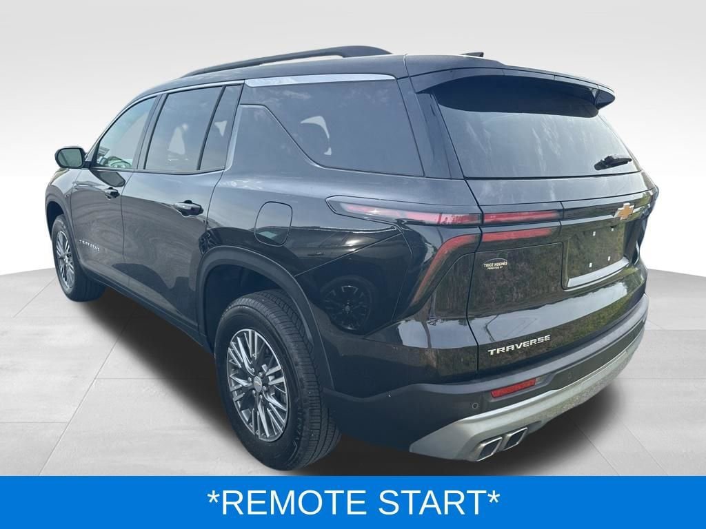 Used 2026 Chevrolet Traverse LT FWD image 6