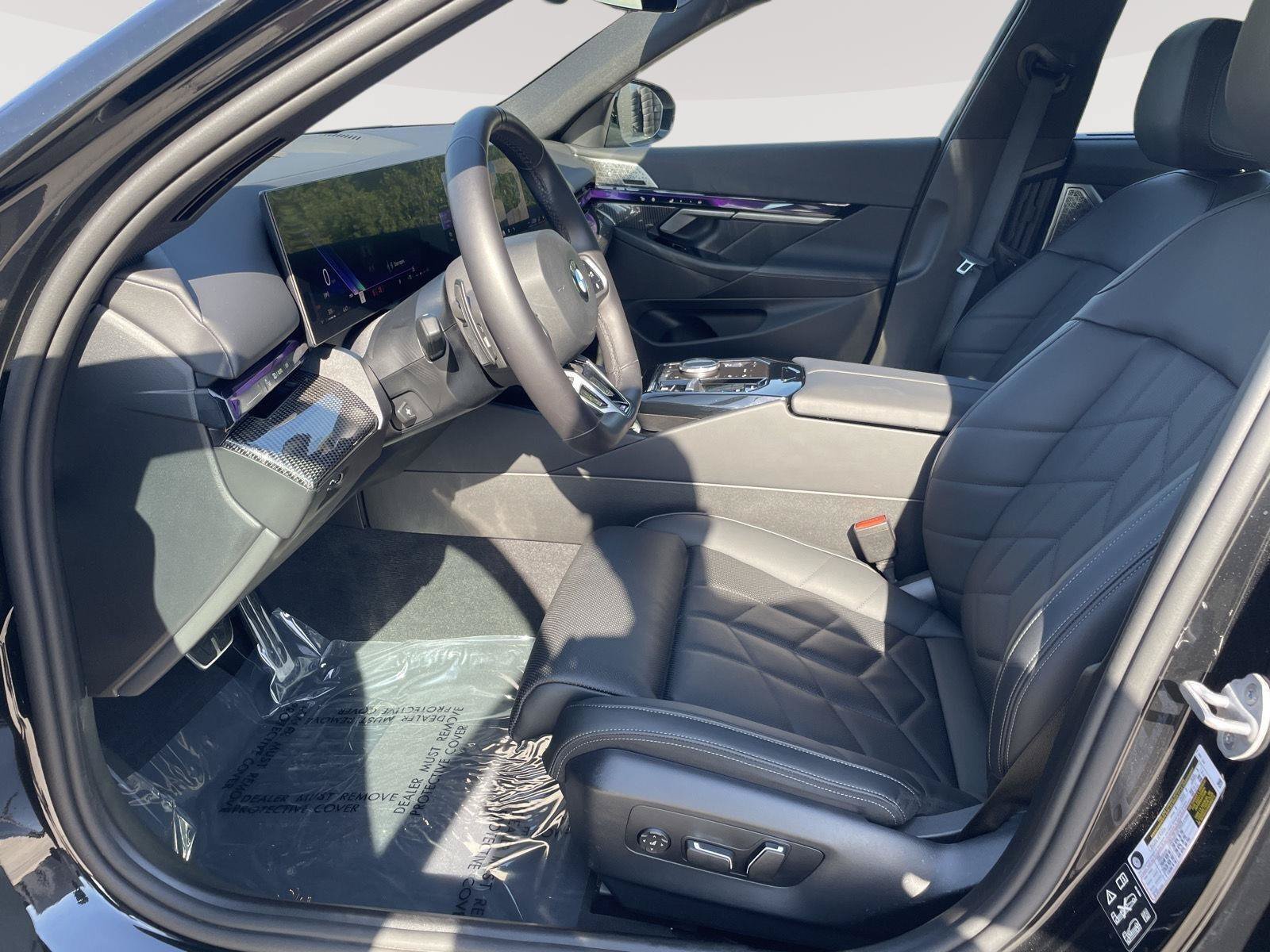 Used 2026 BMW 540i xDrive w/ M Sport Package AWD/4WD image 23