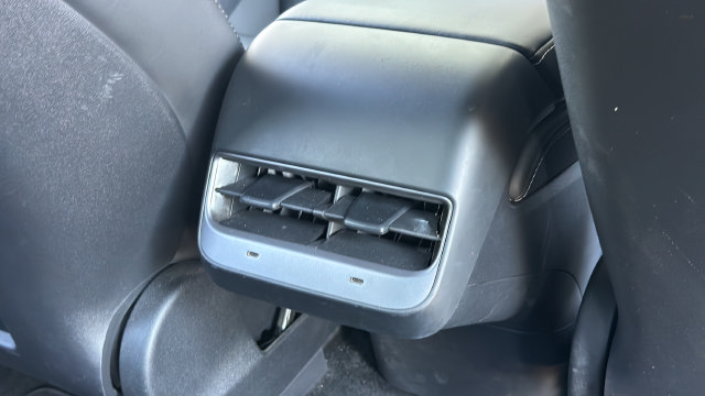 Used 2023 Tesla Model Y Long Range AWD/4WD image 24