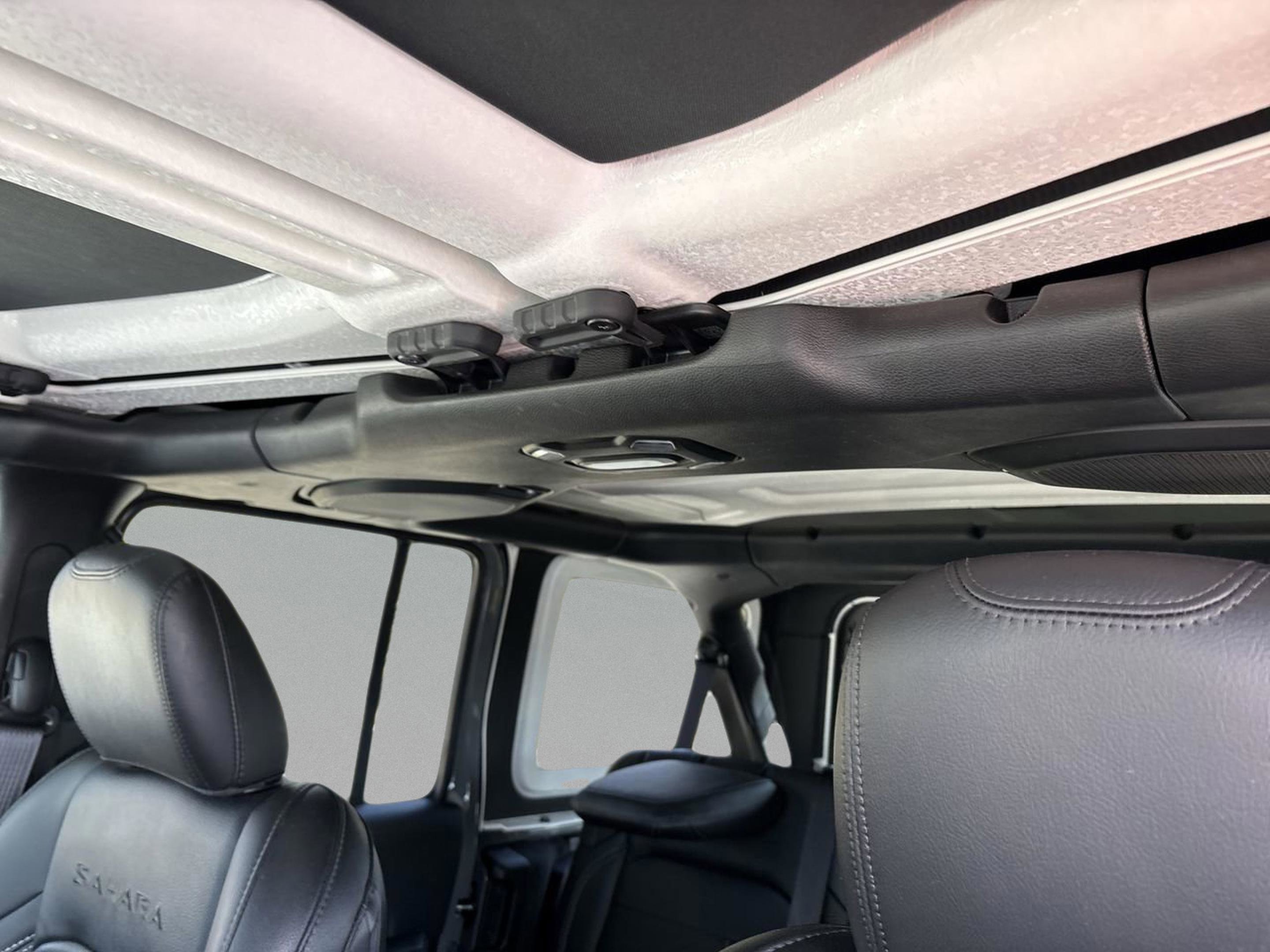 Used 2023 Jeep Wrangler Sahara w/ Cold Weather Group image 33