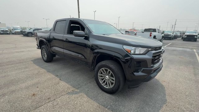 Used 2023 Chevrolet Colorado LT AWD/4WD image 2