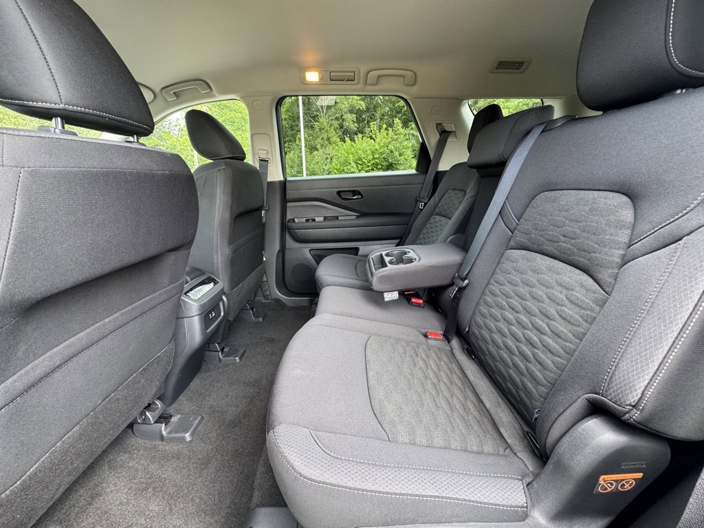 Certified 2025 Nissan Pathfinder SV w/ Black Appearance Package image 22
