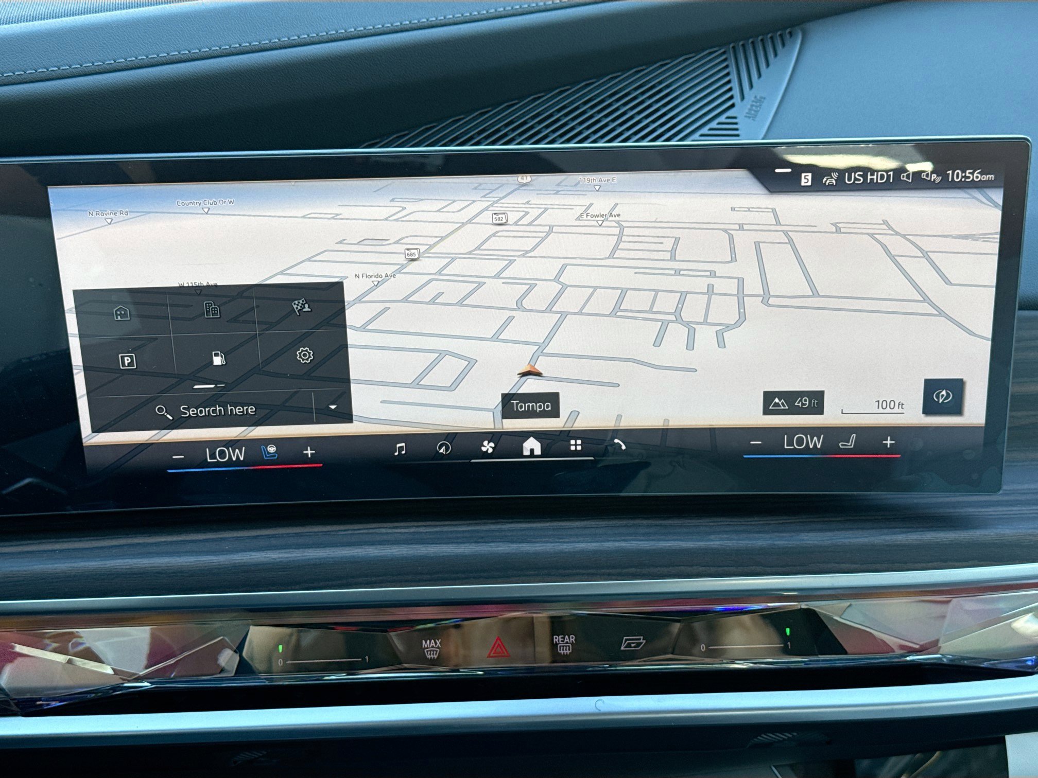 New 2026 BMW 750e xDrive image 32