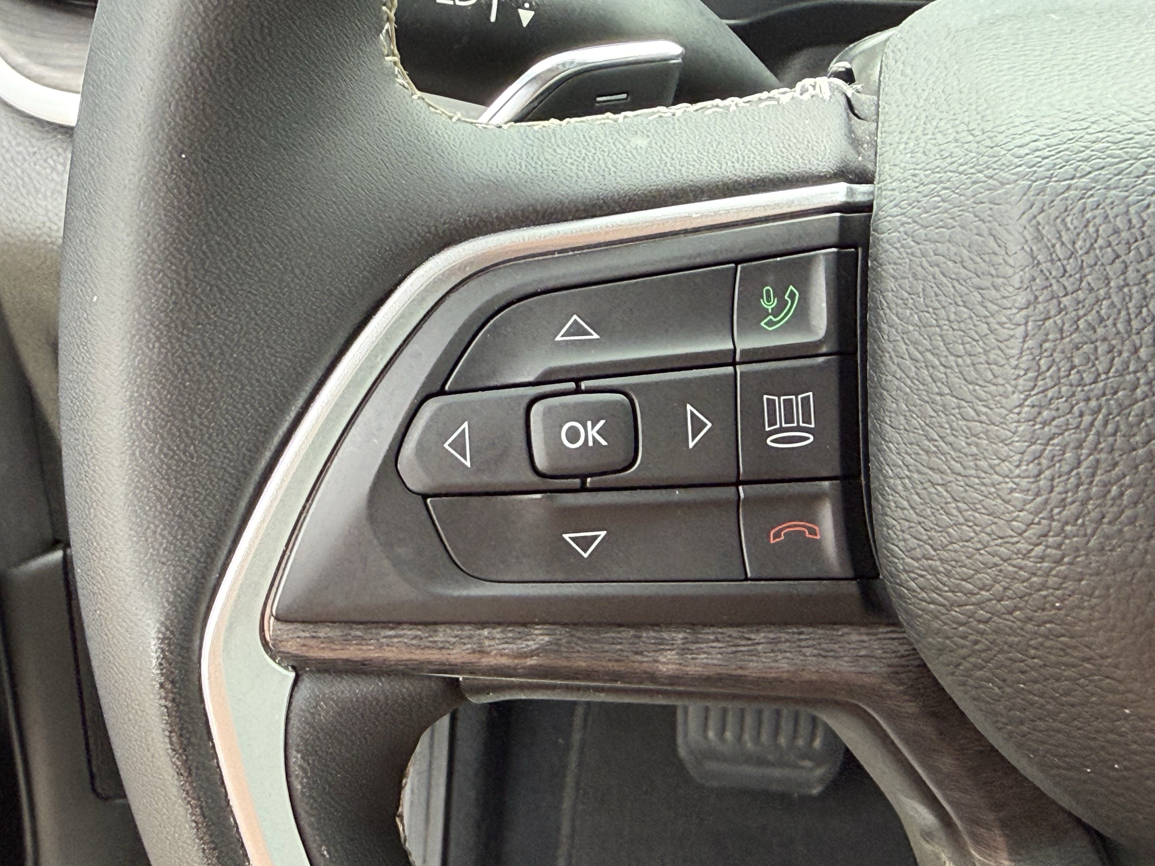 Used 2023 Jeep Grand Cherokee L Limited w/ Trailer Tow Group (B) image 17