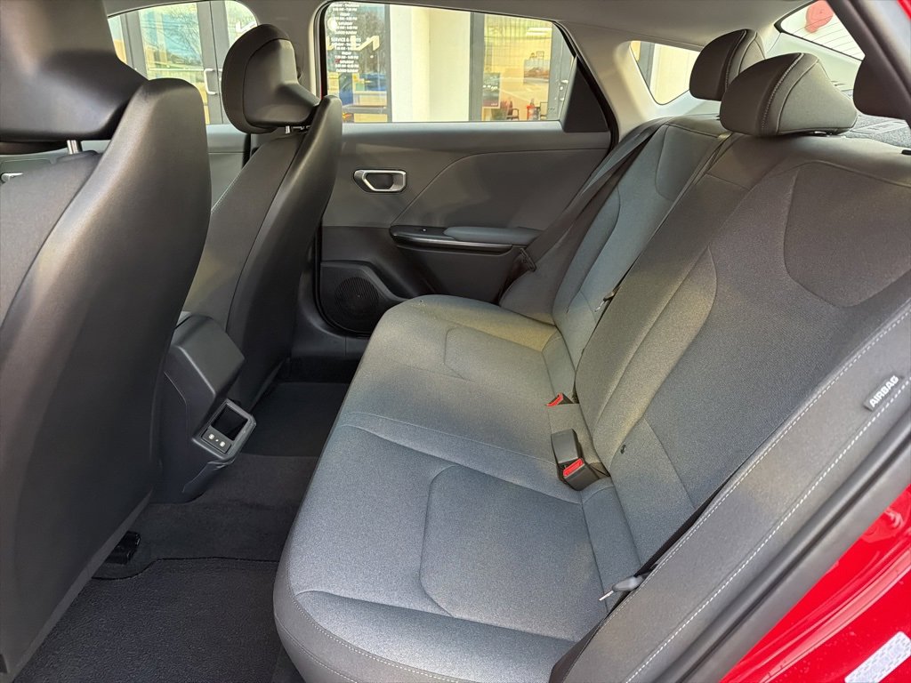New 2025 Kia K4 LXS image 21