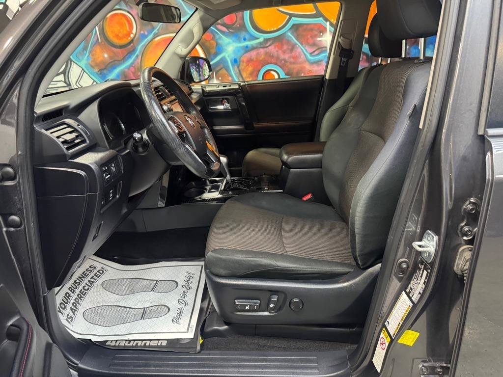 Used 2019 Toyota 4Runner TRD Off-Road AWD/4WD image 11
