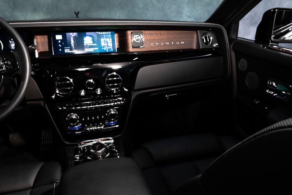 Used 2026 Rolls-Royce Phantom Sedan RWD image 44
