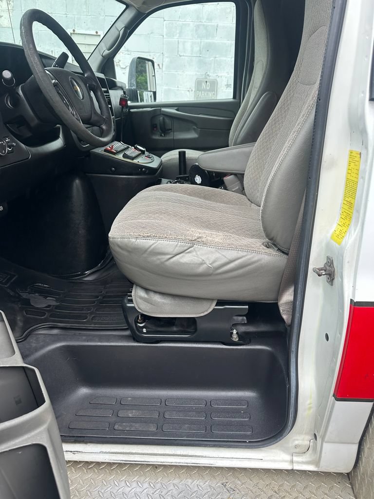 Used 2011 Chevrolet Express 4500 w/ Ambulance Package RWD image 12