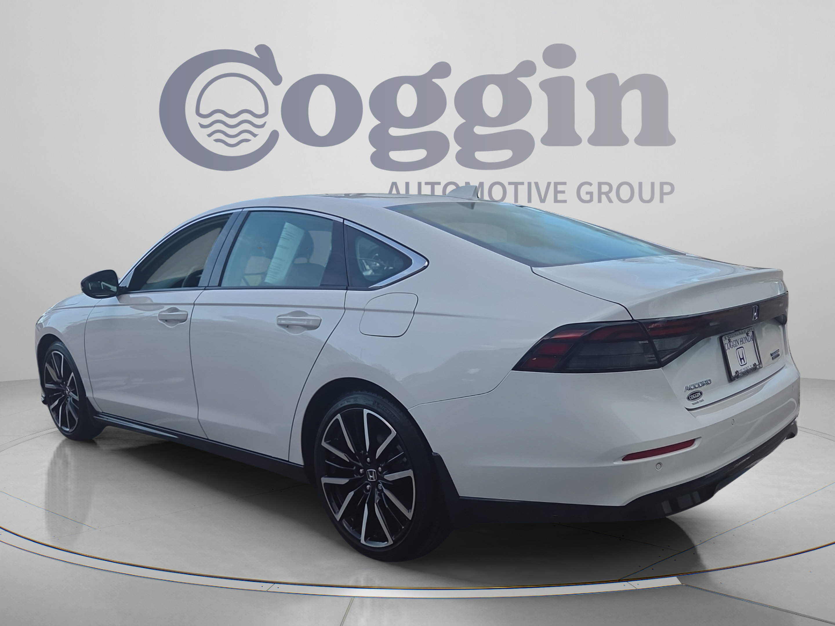 Certified 2025 Honda Accord Touring image 3