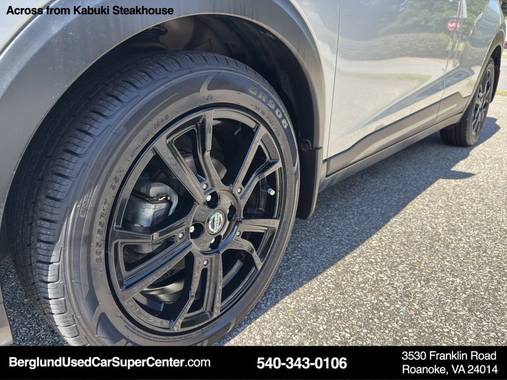 Used 2020 Nissan Kicks SR w/ Exterior Package image 10