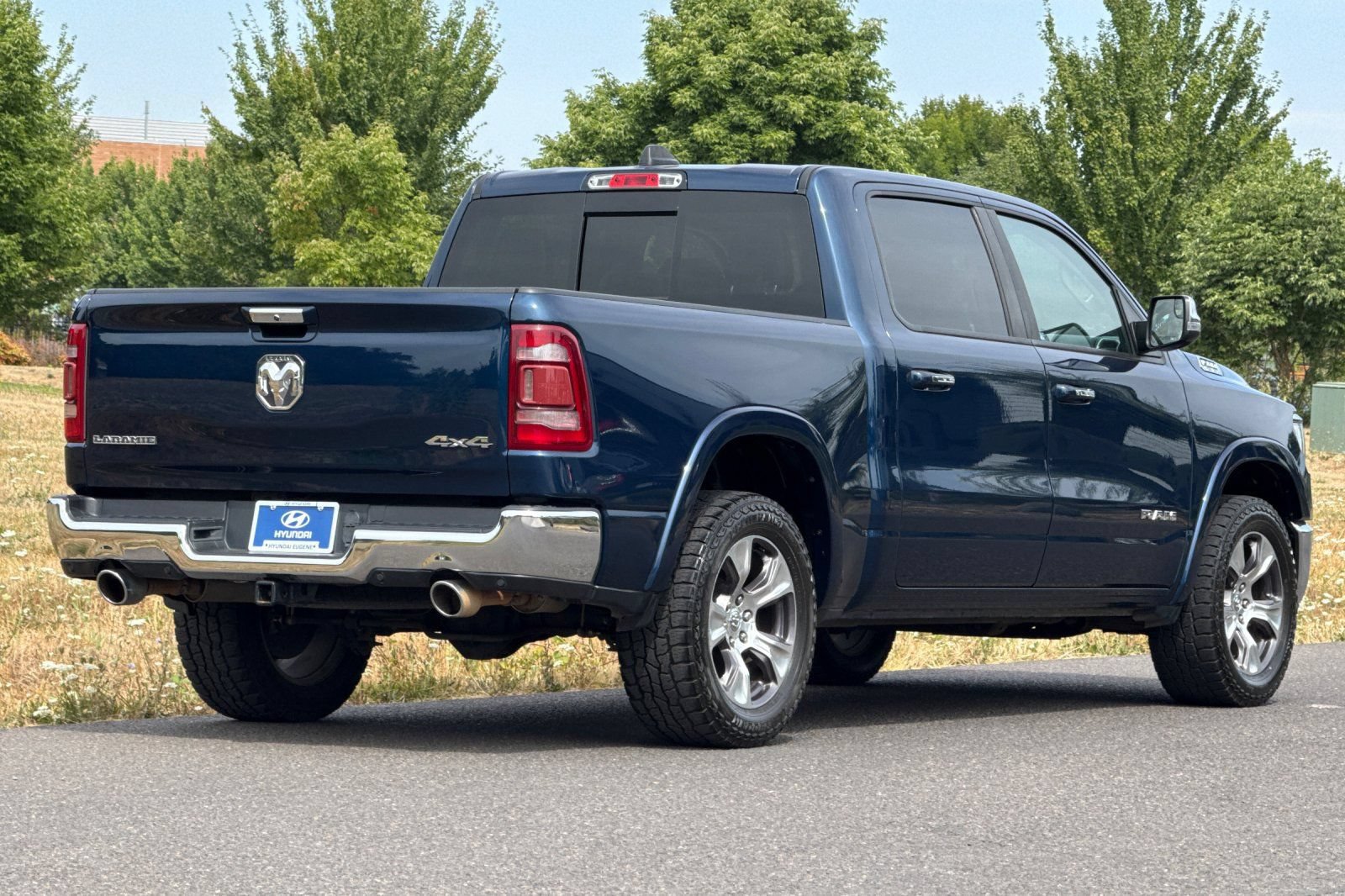 Used 2022 RAM 1500 Laramie AWD/4WD image 3