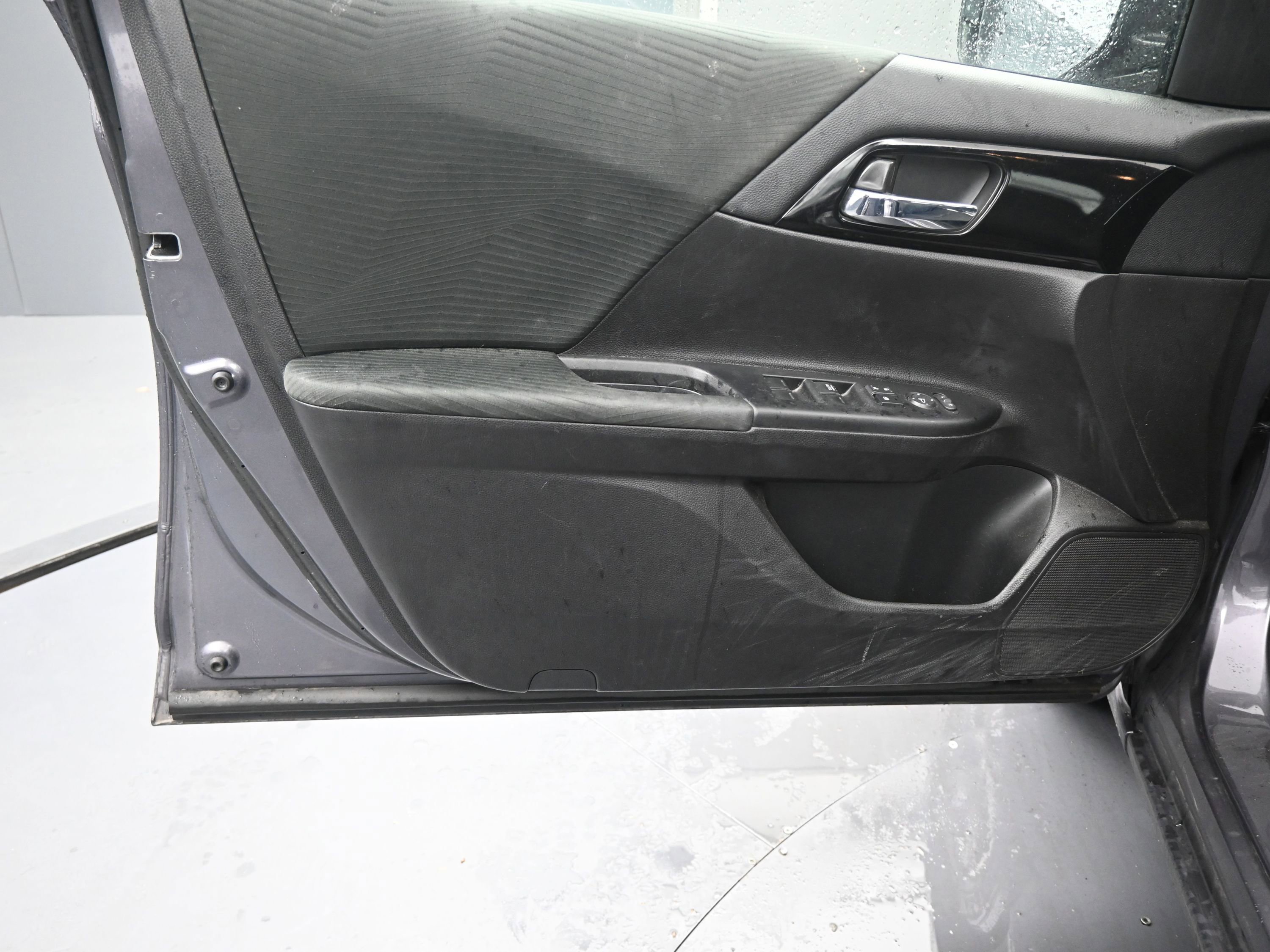 Used 2017 Honda Accord LX image 15