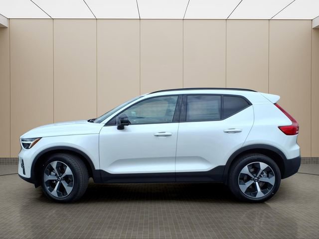 New 2026 Volvo XC40 B5 Plus w/ Protection Package Premier image 5