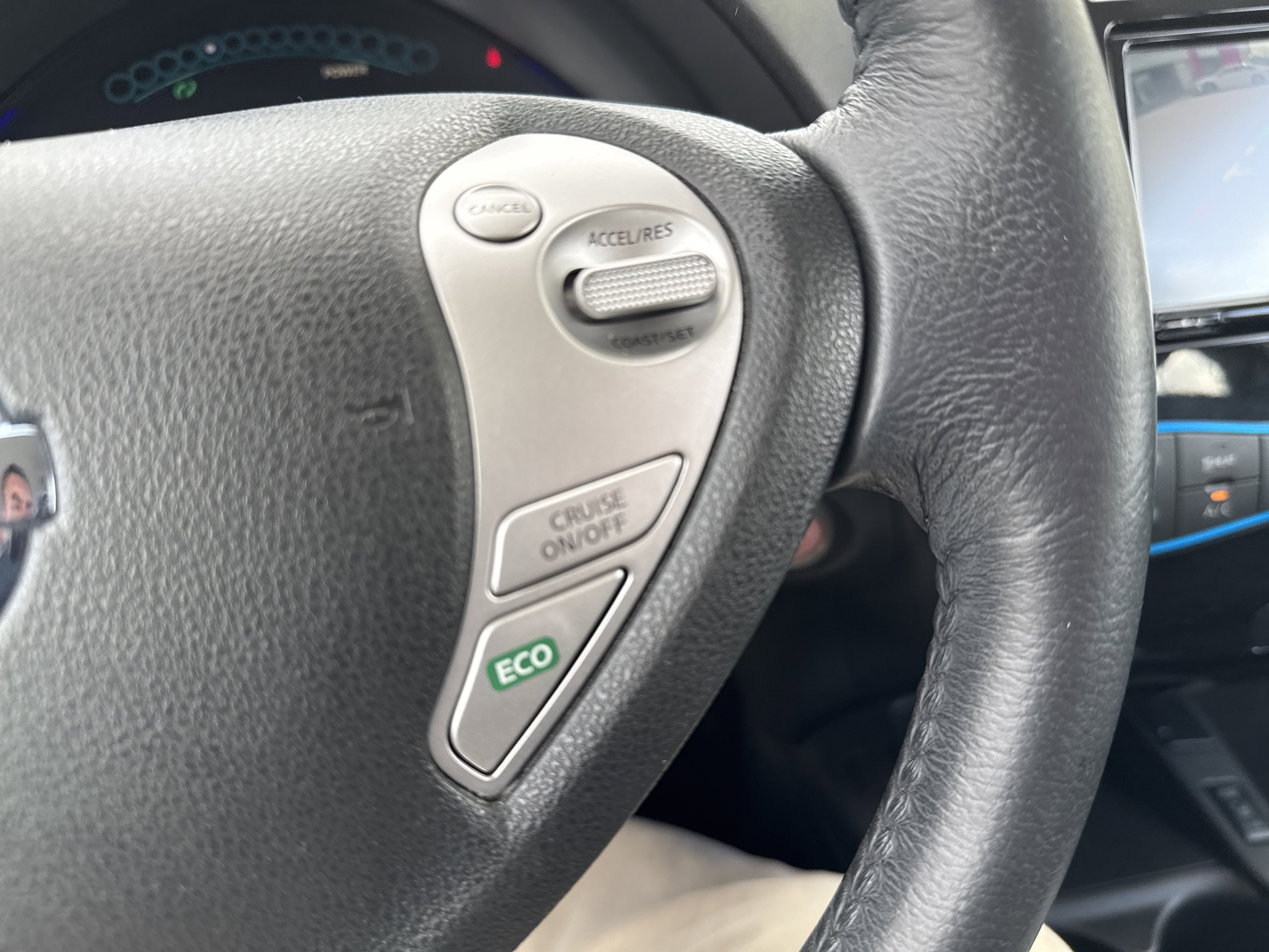 Used 2017 Nissan Leaf SV w/ Protection Package image 21