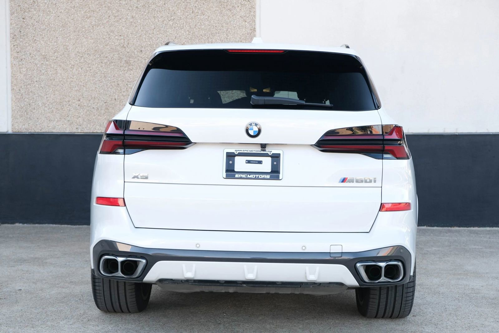 Used 2024 BMW X5 M60i w/ Executive Package image 16