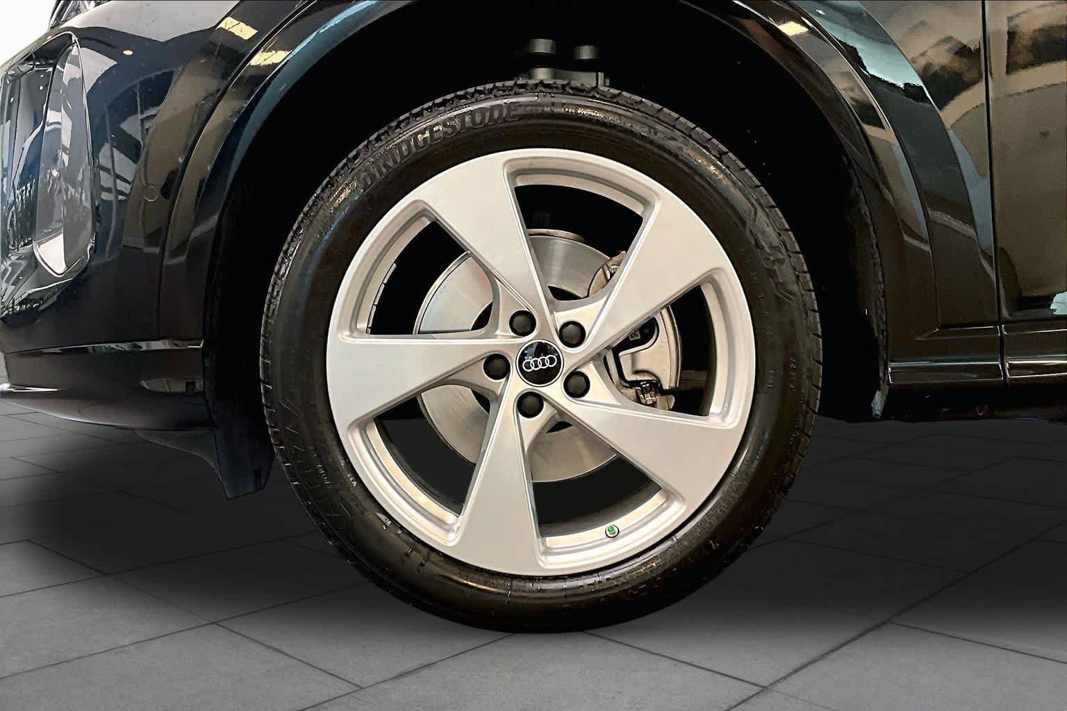 Used 2025 Audi Q5 Premium Plus AWD/4WD image 11