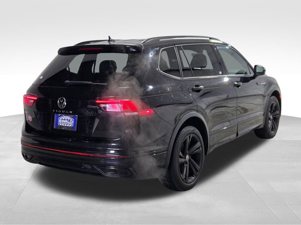 Used 2023 Volkswagen Tiguan SE R-Line image 22