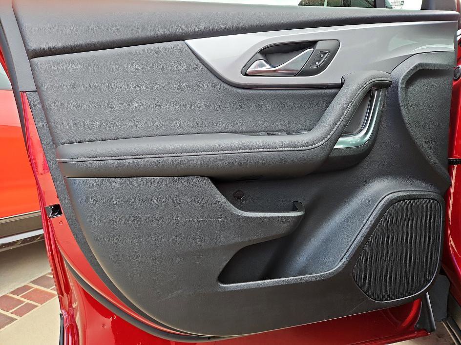 New 2025 Chevrolet Blazer LT image 13