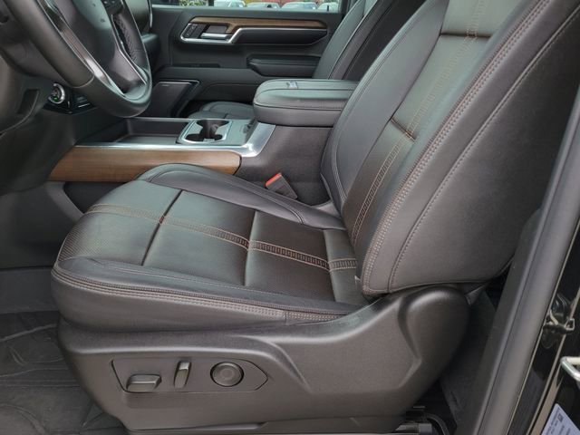 Used 2024 Chevrolet Silverado 2500 High Country w/ Technology Package AWD/4WD image 9